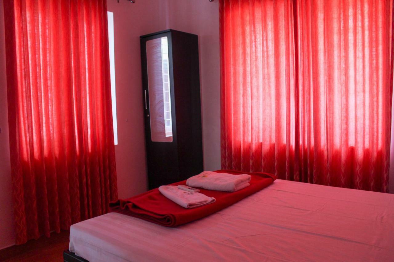 Magic Land Resorts Athirapally Irinjalakuda Exteriör bild